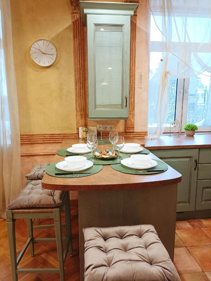 ריגה Old Town Retreat With Stunning Views 2 Bedroom Apartment Nearby The Church Of Saint Peter מראה חיצוני תמונה