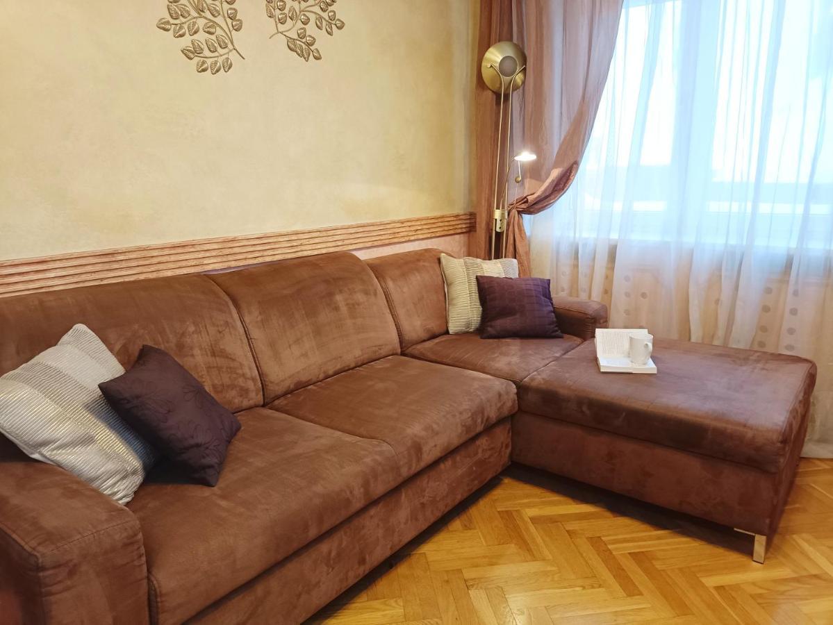 ריגה Old Town Retreat With Stunning Views 2 Bedroom Apartment Nearby The Church Of Saint Peter מראה חיצוני תמונה
