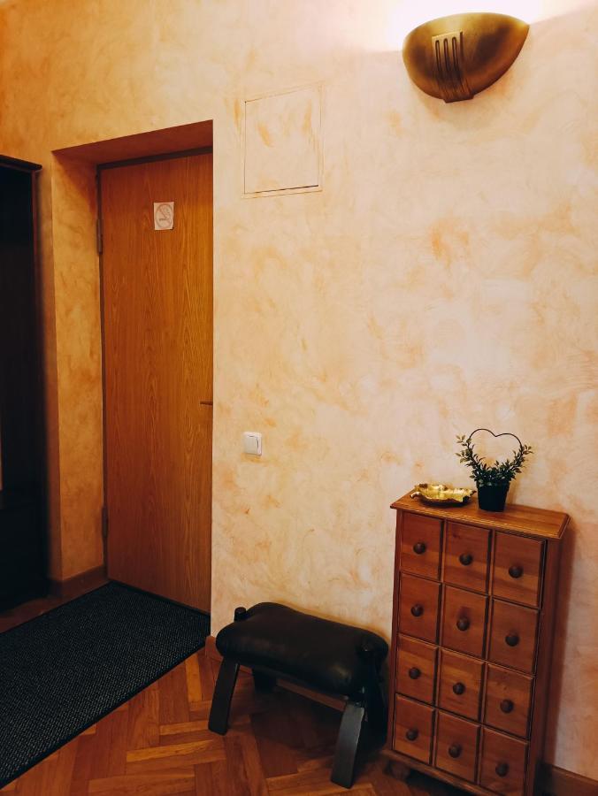 ריגה Old Town Retreat With Stunning Views 2 Bedroom Apartment Nearby The Church Of Saint Peter מראה חיצוני תמונה