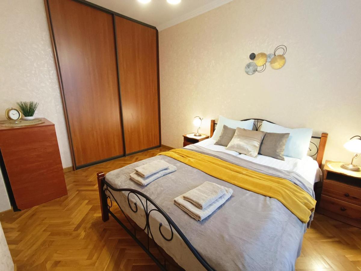 ריגה Old Town Retreat With Stunning Views 2 Bedroom Apartment Nearby The Church Of Saint Peter מראה חיצוני תמונה