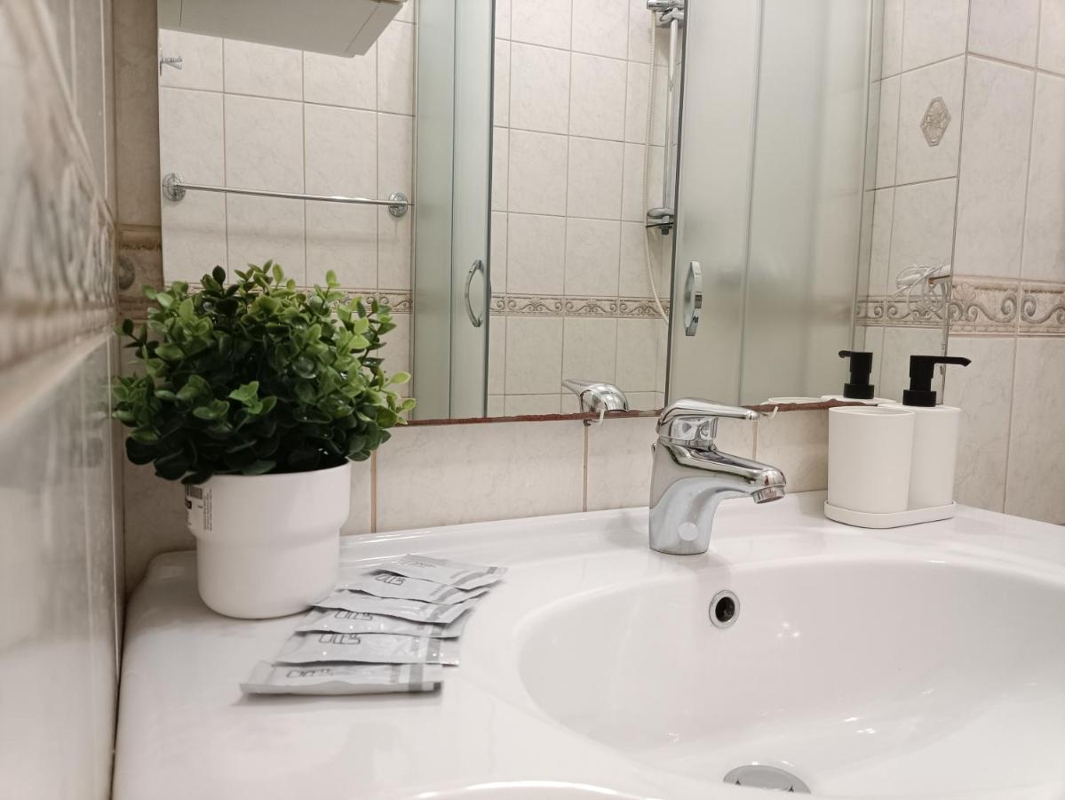 ריגה Old Town Retreat With Stunning Views 2 Bedroom Apartment Nearby The Church Of Saint Peter מראה חיצוני תמונה