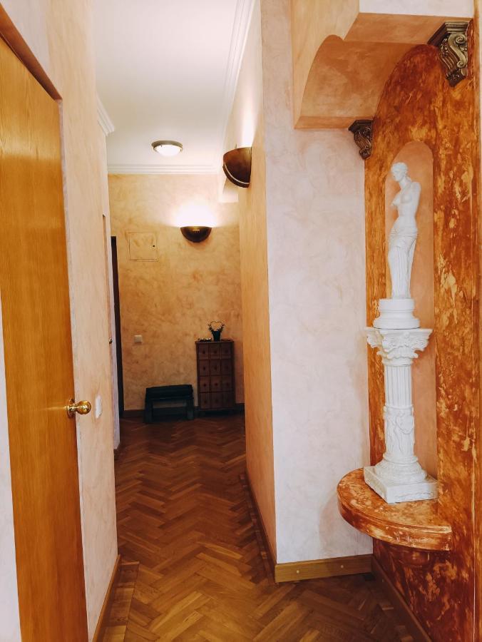 ריגה Old Town Retreat With Stunning Views 2 Bedroom Apartment Nearby The Church Of Saint Peter מראה חיצוני תמונה